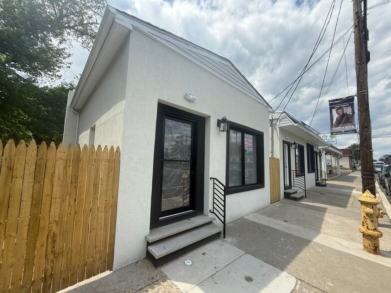 More Photos Of 216 S Black Horse Pike, Blackwood Storefront For Lease