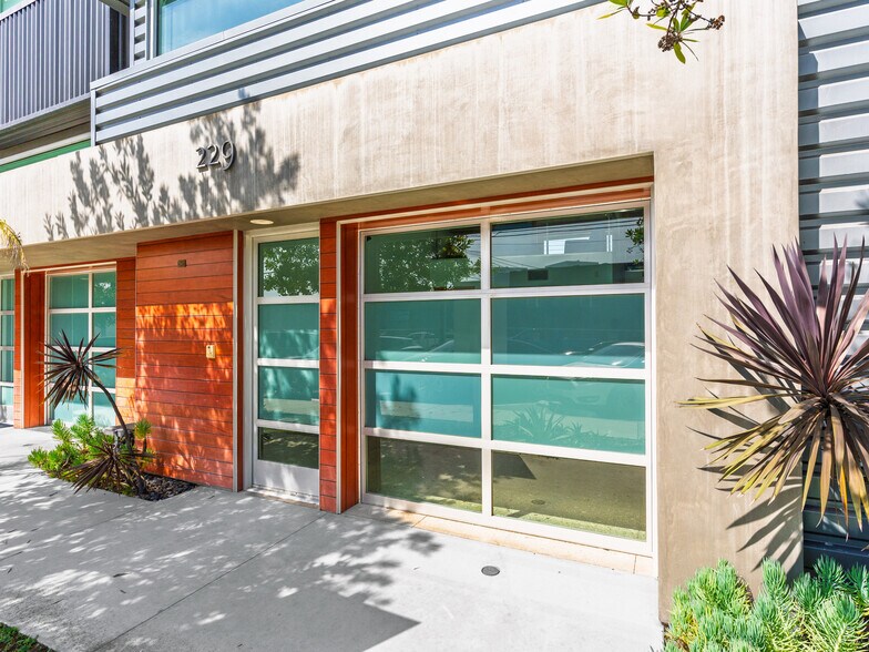 More Photos Of 215-237 California St, El Segundo Loft Creative Space For Sale