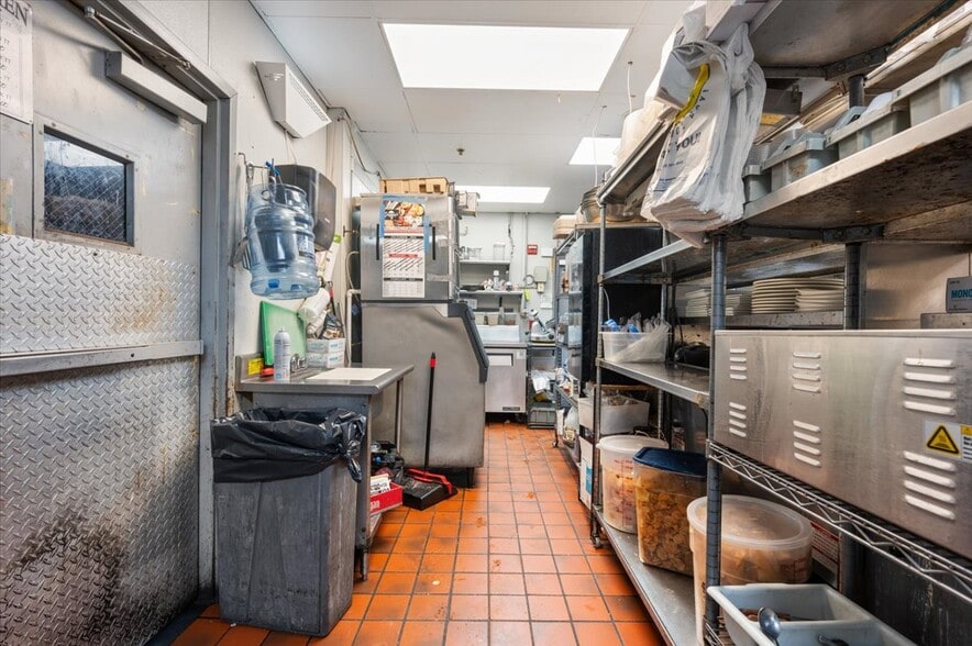 More Photos Of 108-114 Congress St, Saratoga Springs Restaurant For Sale