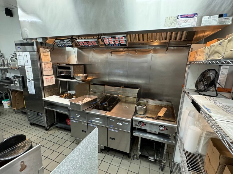 More Photos Of 1600 E Saint Georges Ave, Linden Restaurant For Sale