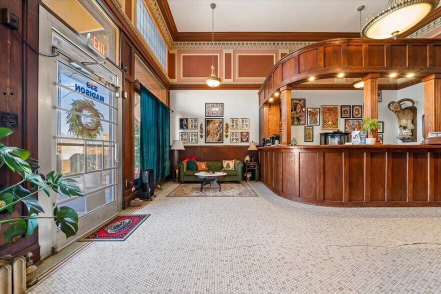 More Photos Of 339 Madison Ave, Memphis Storefront Retail Office For Lease
