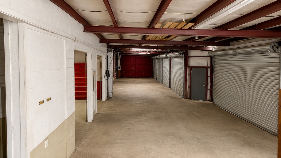 More Photos Of 5114-5116 Stepp Ave, Jacksonville Warehouse For Sale