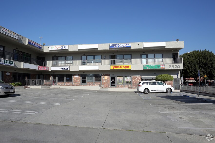 More Photos Of 2520 W 8th St, Los Angeles Freestanding For Lease