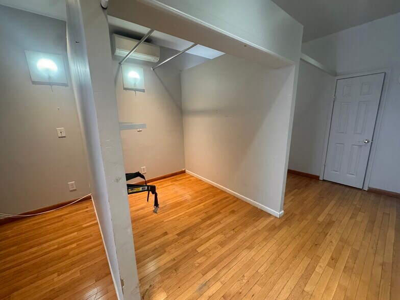 More Photos Of 36-15 164th St, Flushing Storefront Retail Office For Lease
