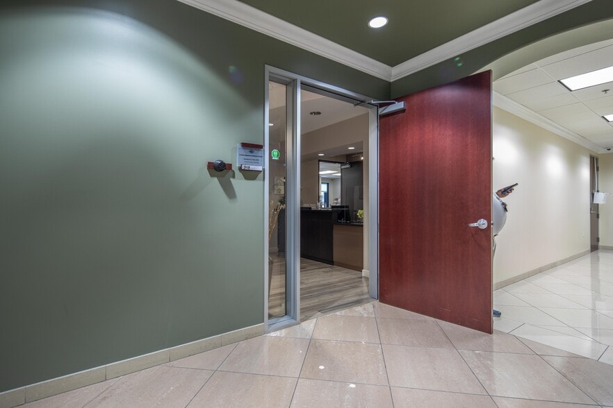 More Photos Of 113 Waterworks Way, Irvine Medical For Sale