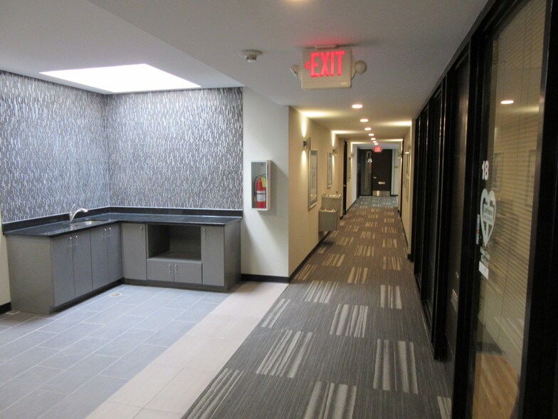 More Photos Of 1023 EXECUTIVE PARKWAY Dr, Saint Louis Office For Sale