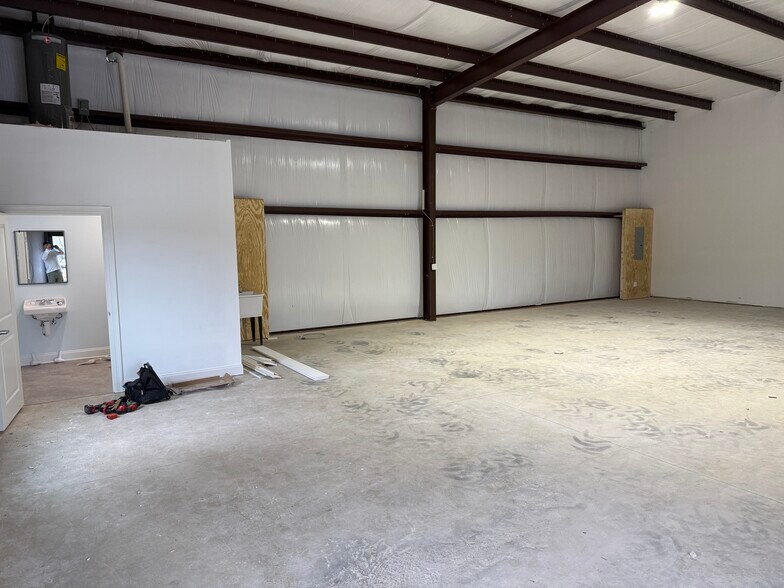More Photos Of 269 General Patton Ave, Mandeville Warehouse For Sale