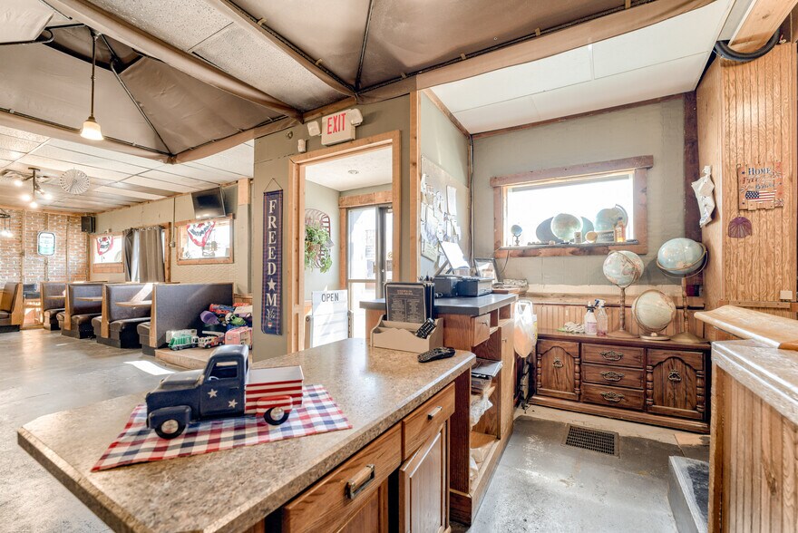 More Photos Of 644 Main St, North Bend Restaurant For Sale