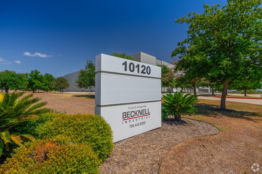 More Photos Of 10120 Fischer Rd, Von Ormy Distribution For Sale