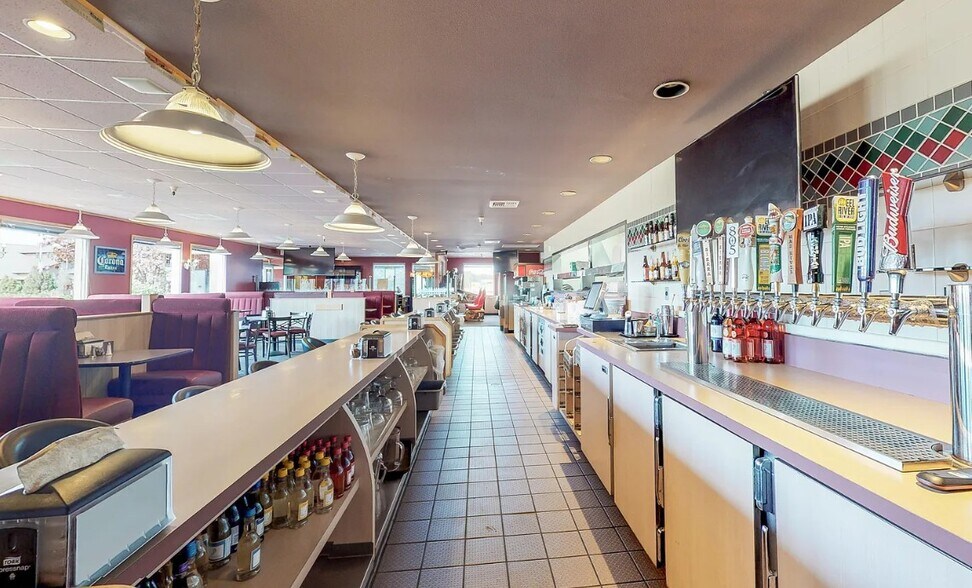 More Photos Of 1875 Riverwalk Dr, Fortuna Restaurant For Sale