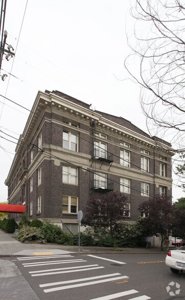 More Photos Of 722 E Union St, Seattle Office For Sale