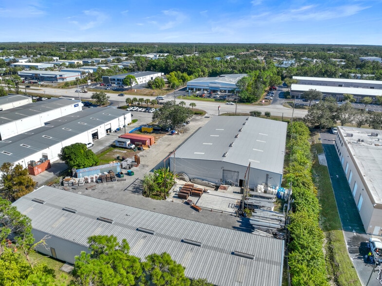 More Photos Of 12090 Metro Pky, Fort Myers Warehouse For Lease
