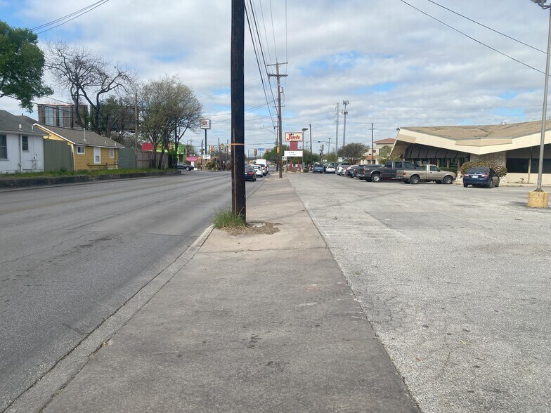 More Photos Of 3400 San Pedro, San Antonio Freestanding For Lease