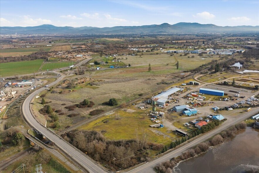 More Photos Of 7505 Blackwell rd, Central Point Land For Sale