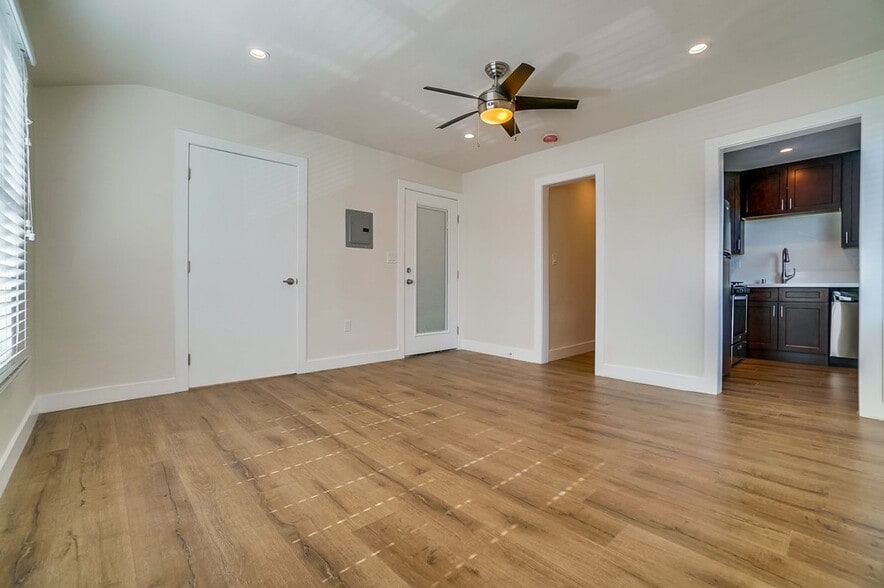 More Photos Of 1940 Chestnut Ave, Long Beach Apartments For Sale
