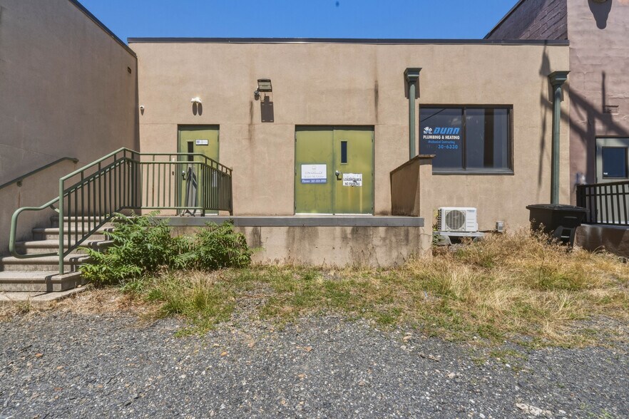 More Photos Of 2 Canals End Rd, Bristol Office For Sale
