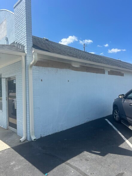 More Photos Of 2003 Cherry Rd, Rock Hill Freestanding For Lease