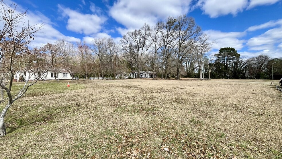 More Photos Of 911 Falls Rd, Rocky Mount Religious Facility For Sale