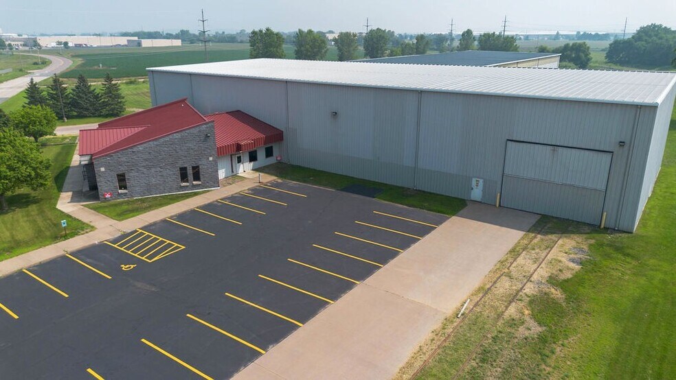 More Photos Of 5414 Packer Dr, Menomonie Manufacturing For Sale