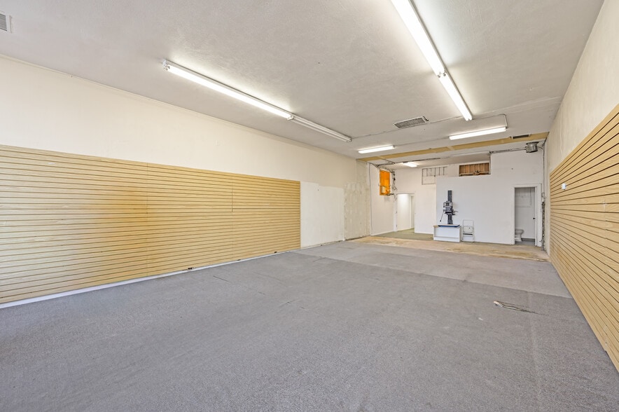 More Photos Of 1005 S St Francis Rd, Santa Fe General Retail For Sale