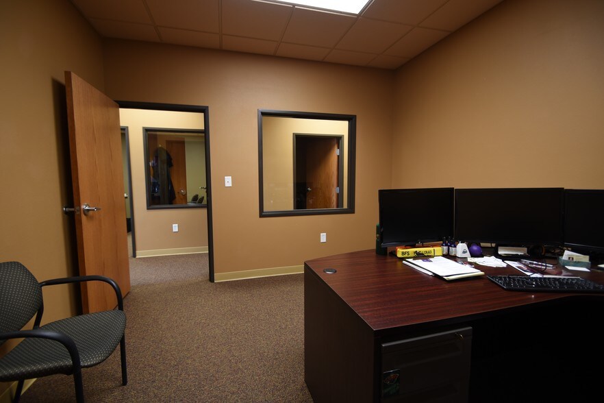 More Photos Of 4225 38th St S, Fargo Office For Lease