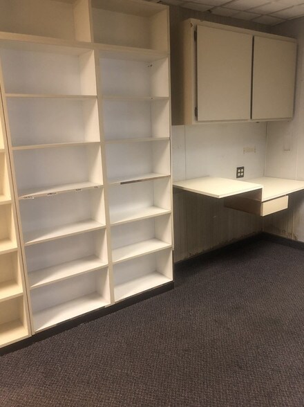 More Photos Of 31040-31046 Utica Rd, Fraser Office Residential For Lease