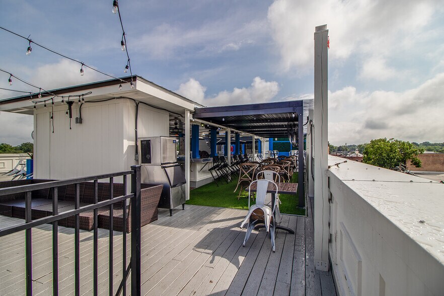 More Photos Of 21 E Athens St, Winder General Retail For Sale