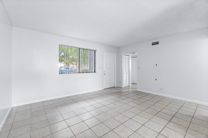 More Photos Of 1831-1837 NW 94th ave, Coral Springs Apartments For Sale