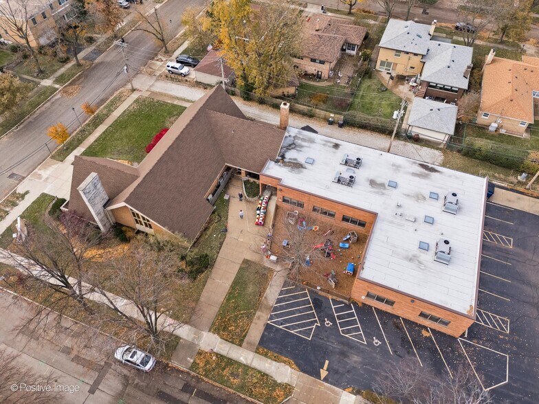 More Photos Of 9000 Kildare Ave, Skokie Specialty For Sale