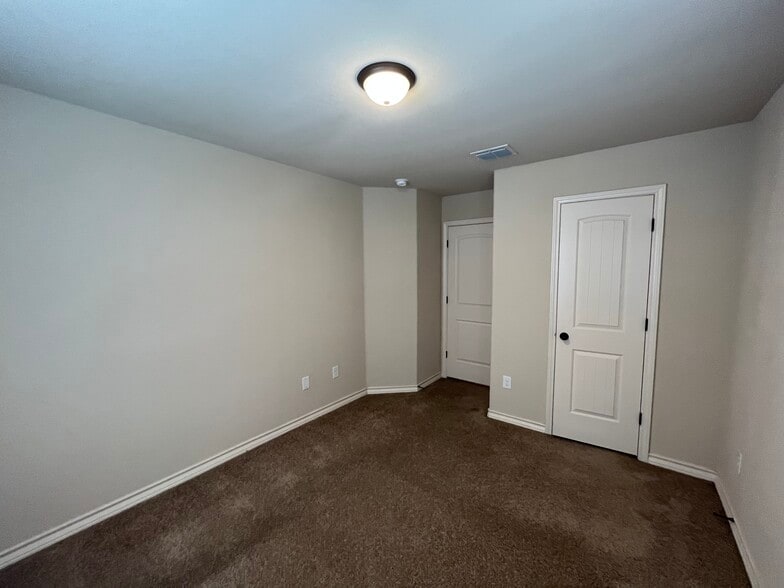 More Photos Of 6618 Mia Way, San Antonio Apartments For Sale