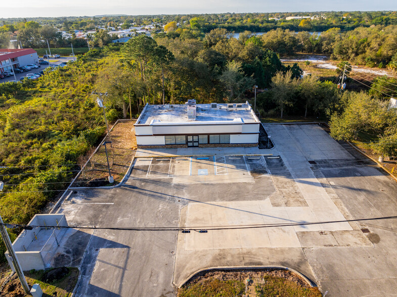 Primary Photo Of 8801 20th St, Vero Beach Convenience Store For Lease