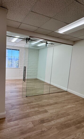 More Photos Of 480 S California Ave, Palo Alto Loft Creative Space For Lease
