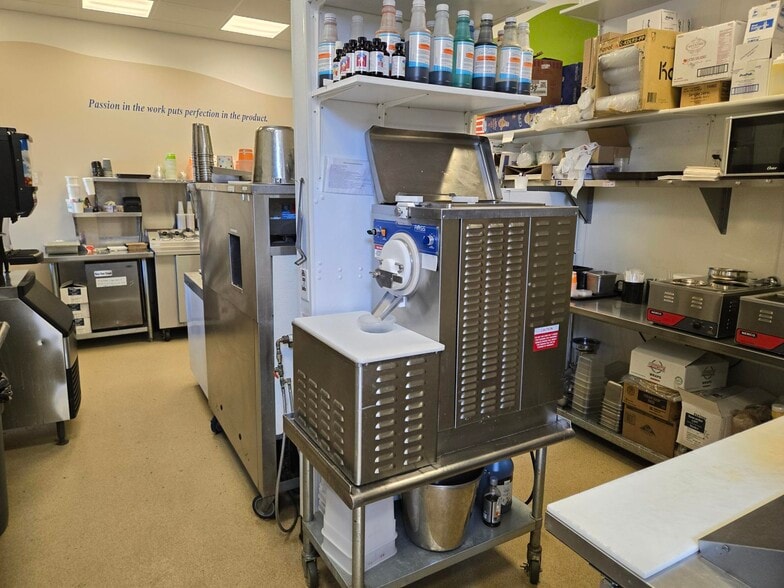 More Photos Of 1226 Oregon St, Oshkosh Restaurant For Sale