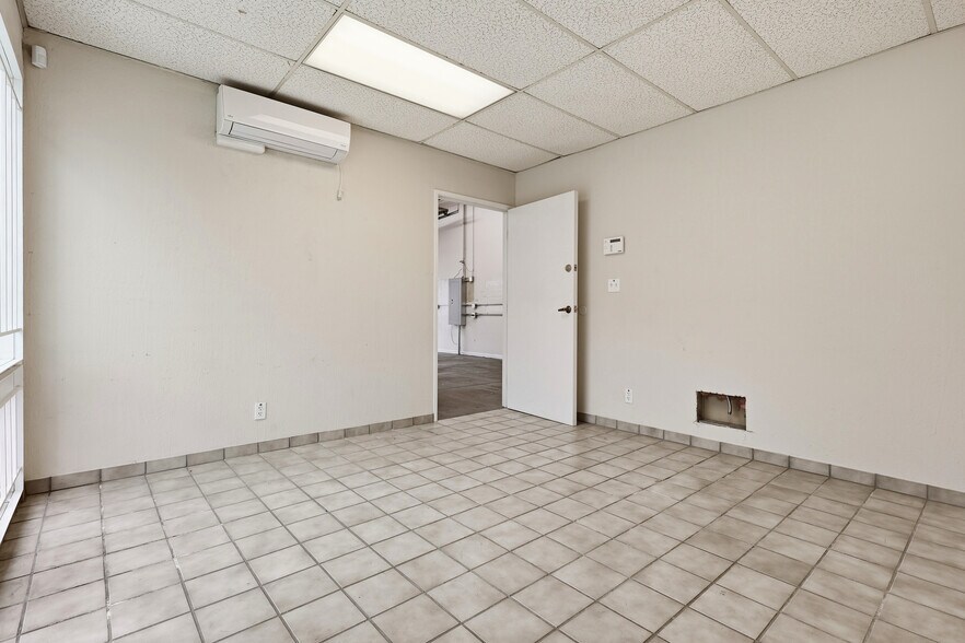 More Photos Of 1555 Yosemite Ave, San Francisco Warehouse For Sale