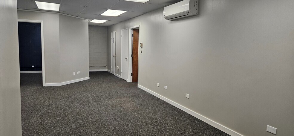 More Photos Of 94-479 Ukee St, Waipahu Flex For Lease