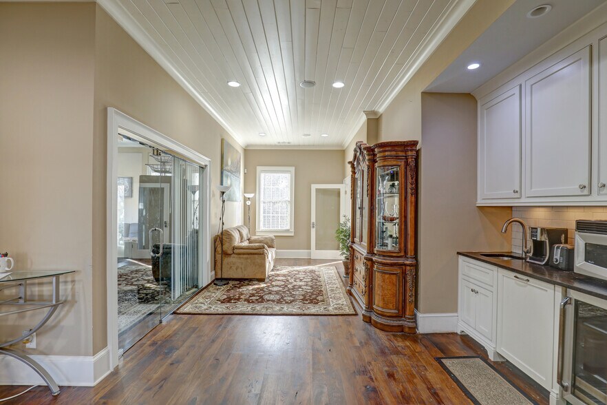 More Photos Of 1934 N Druid Hills Rd NE, Atlanta Office For Sale