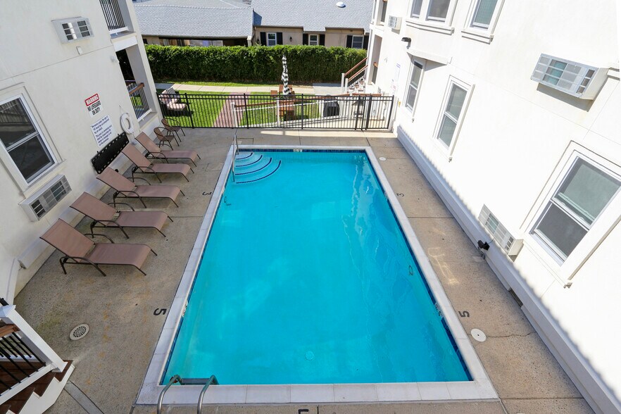 More Photos Of 5100 Atlantic Ave, Wildwood Hotel For Sale
