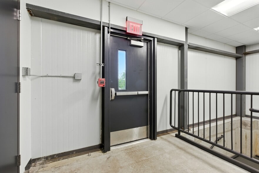 More Photos Of 373 Highland Ave, Salem Industrial For Lease