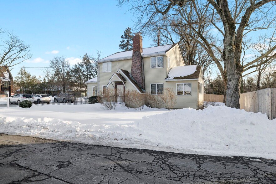 More Photos Of 7 Stokum Ln, New City Office For Sale