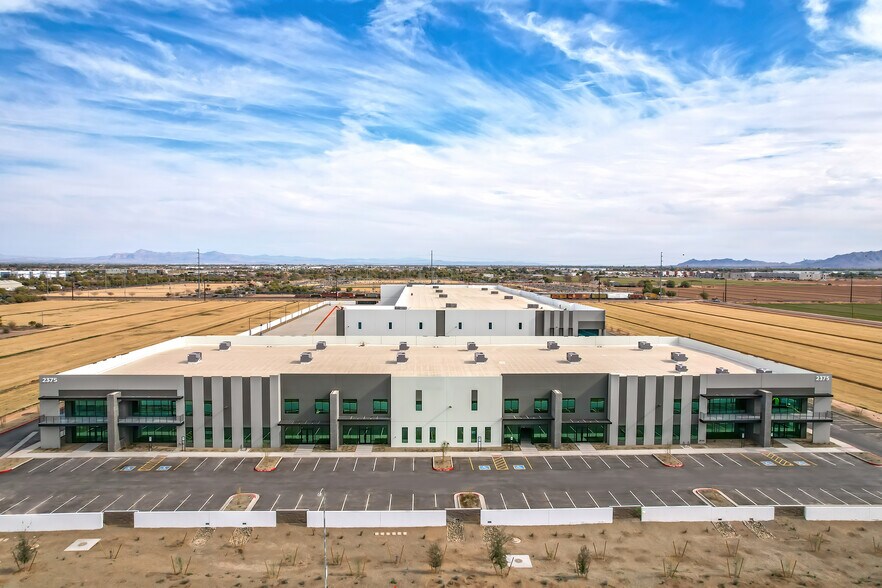 More Photos Of 2375 S Arizona Ave, Chandler Distribution For Lease