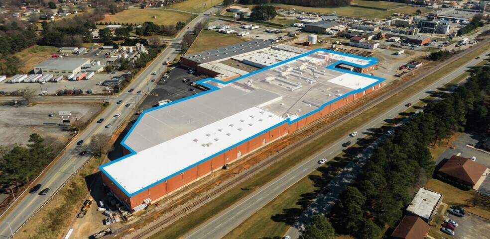 More Photos Of 300 S Main St, Mauldin Warehouse For Lease