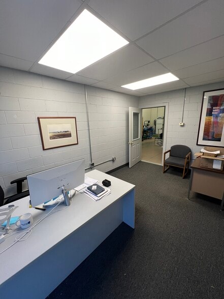 More Photos Of 2879-2893 Sanford Ave SW, Grandville Warehouse For Lease