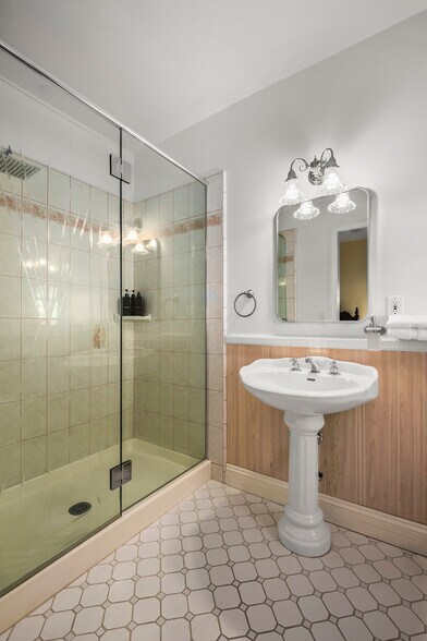 More Photos Of 790 California 2, Wrightwood Specialty For Sale