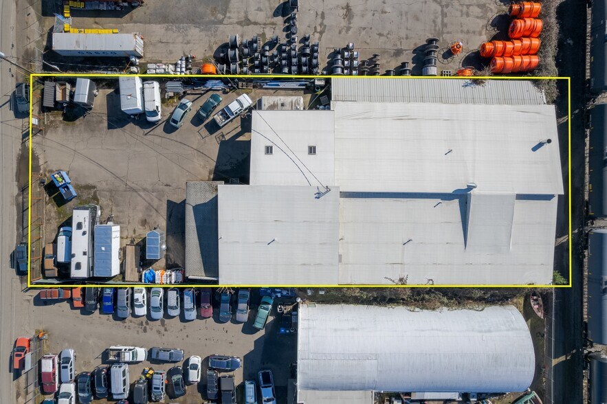 More Photos Of 2150 Cross St, Eugene Service For Sale