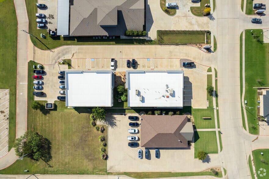 More Photos Of 940 Hilltop Dr, Weatherford Medical For Lease