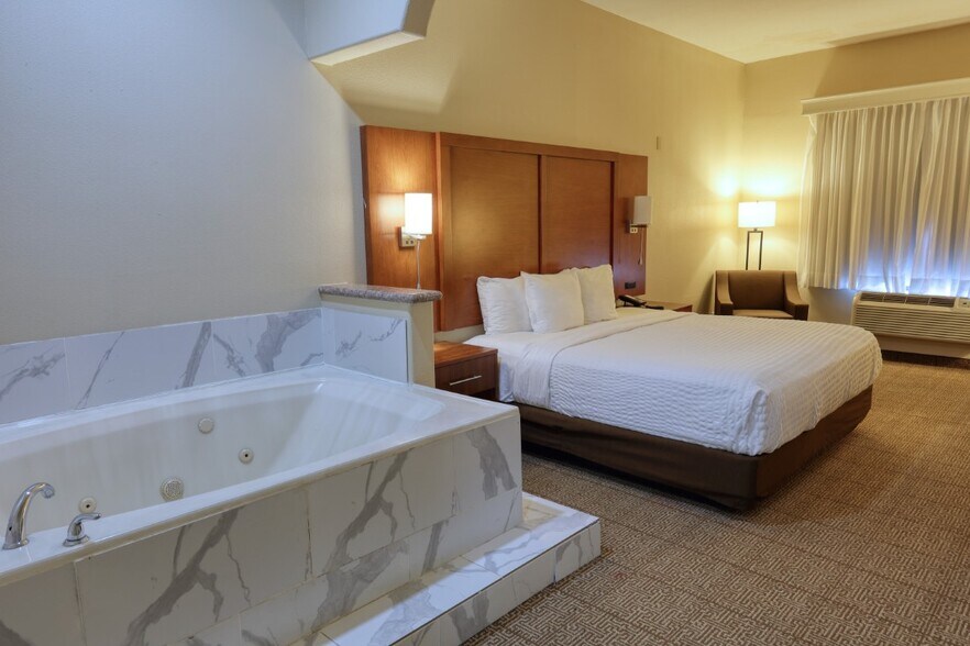 More Photos Of 1055 McNee Rd, Houston Hotel For Sale