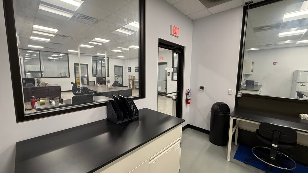 More Photos Of 2550 Brodhead Rd, Bethlehem Flex For Lease