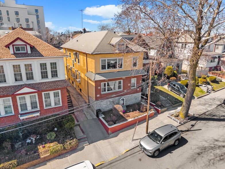 More Photos Of 1807 Willow Ln, Bronx Apartments For Sale