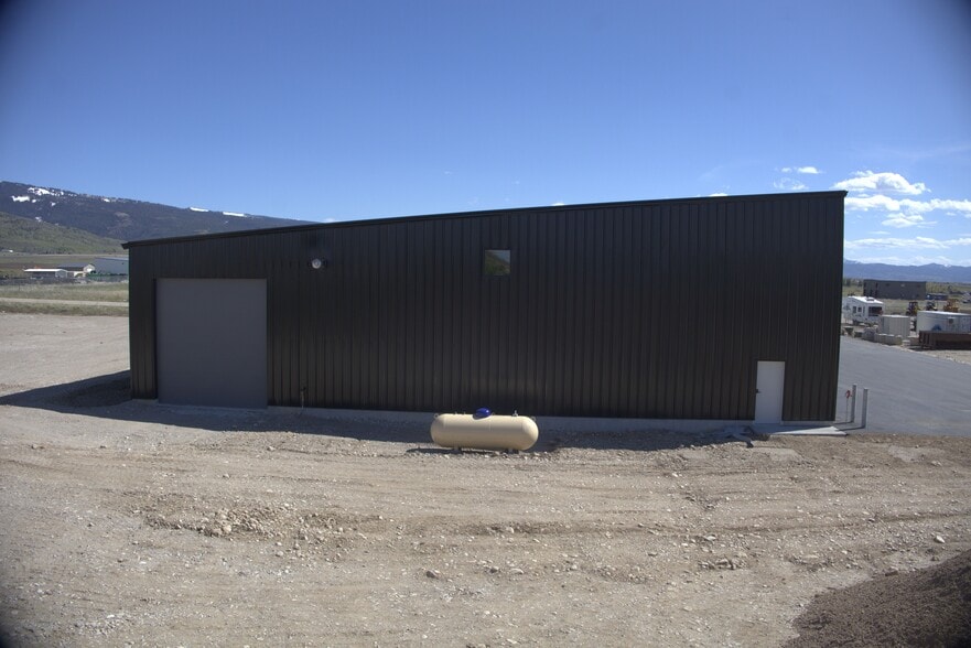More Photos Of 162 Business Centre Cir, Driggs Warehouse For Lease