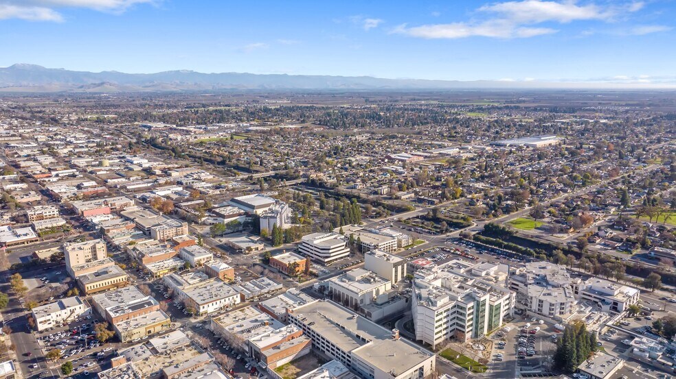 More Photos Of 100 Willow Plz, Visalia Medical For Sale